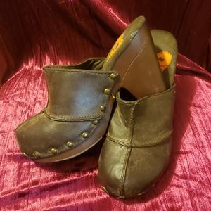 Rocketdog Leather Clogs Size 9